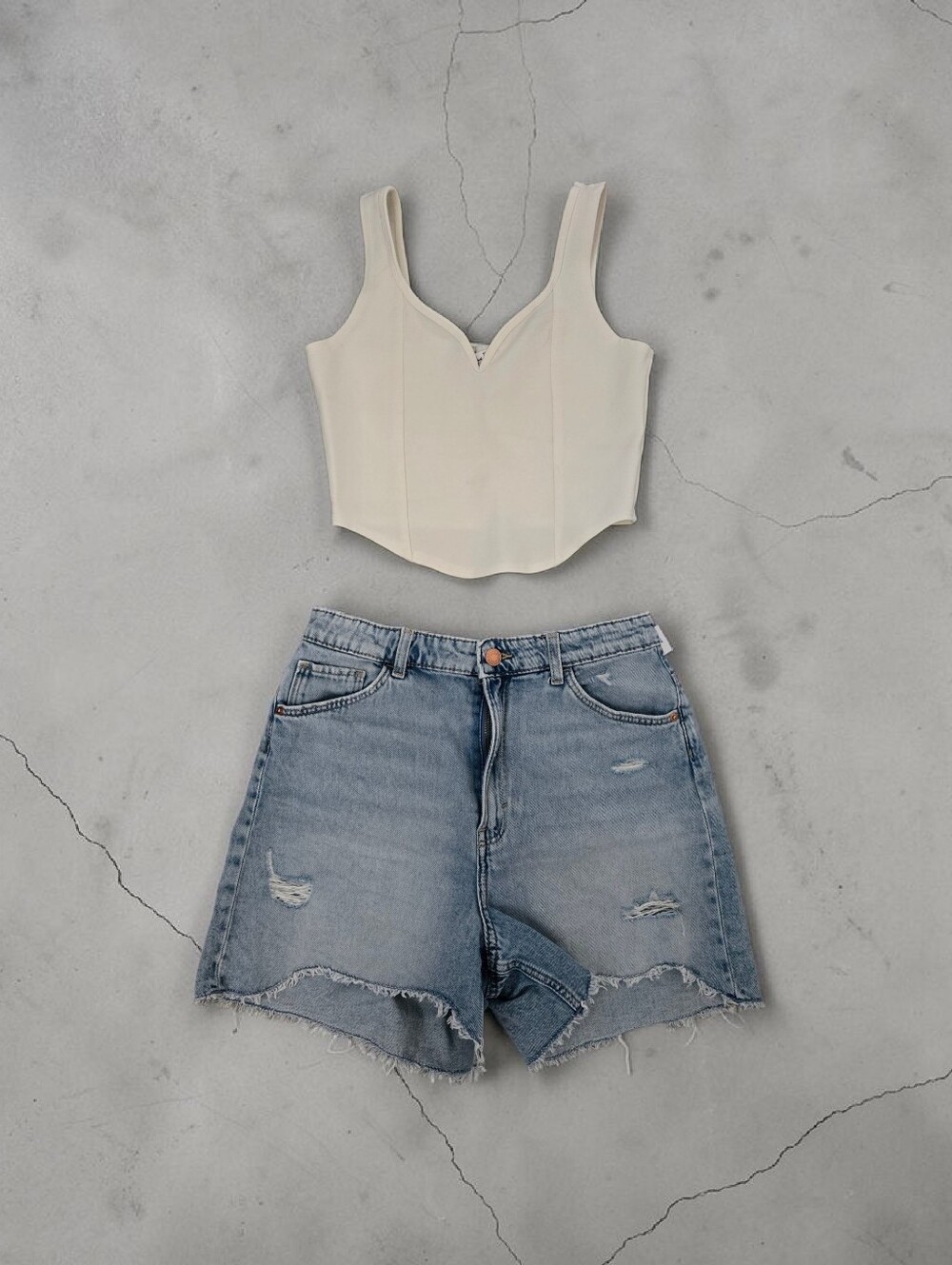 HUNTER & BROWN | White V-Neck Structured Cropped Tank Top